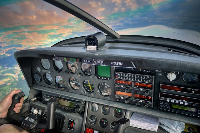 panel de control piloto de avioneta